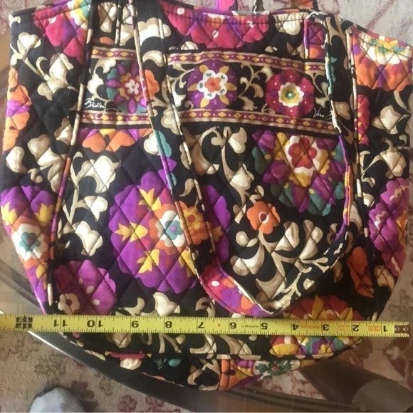 Vera Bradley Handbags - Gently used Vera Bradley shoulder bag